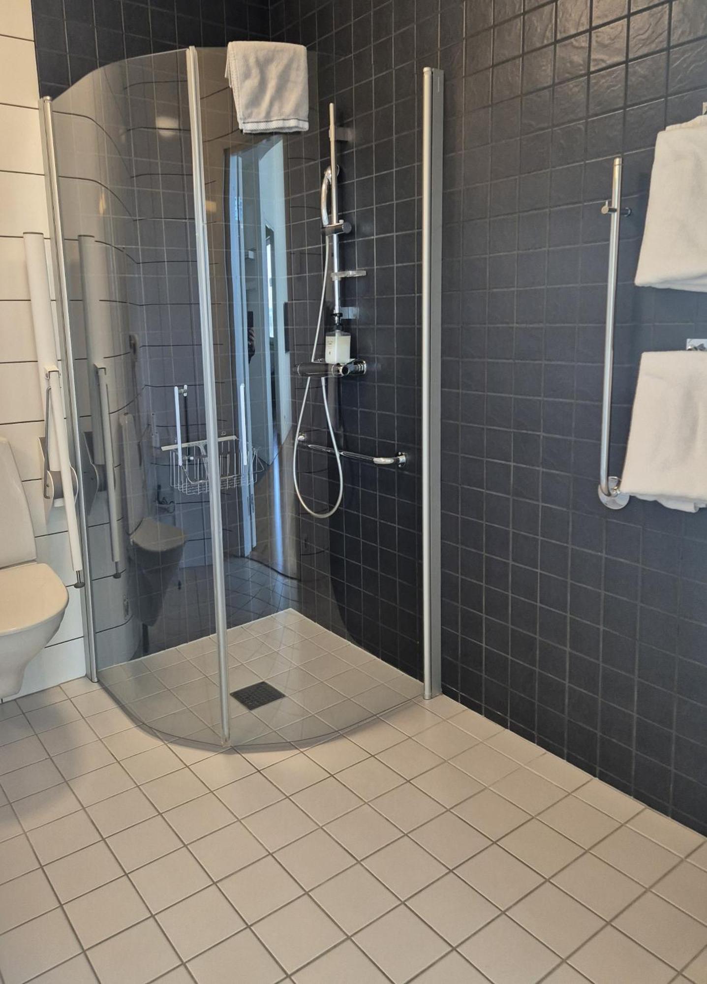 Hotel Torslanda Gothenburg Luaran gambar